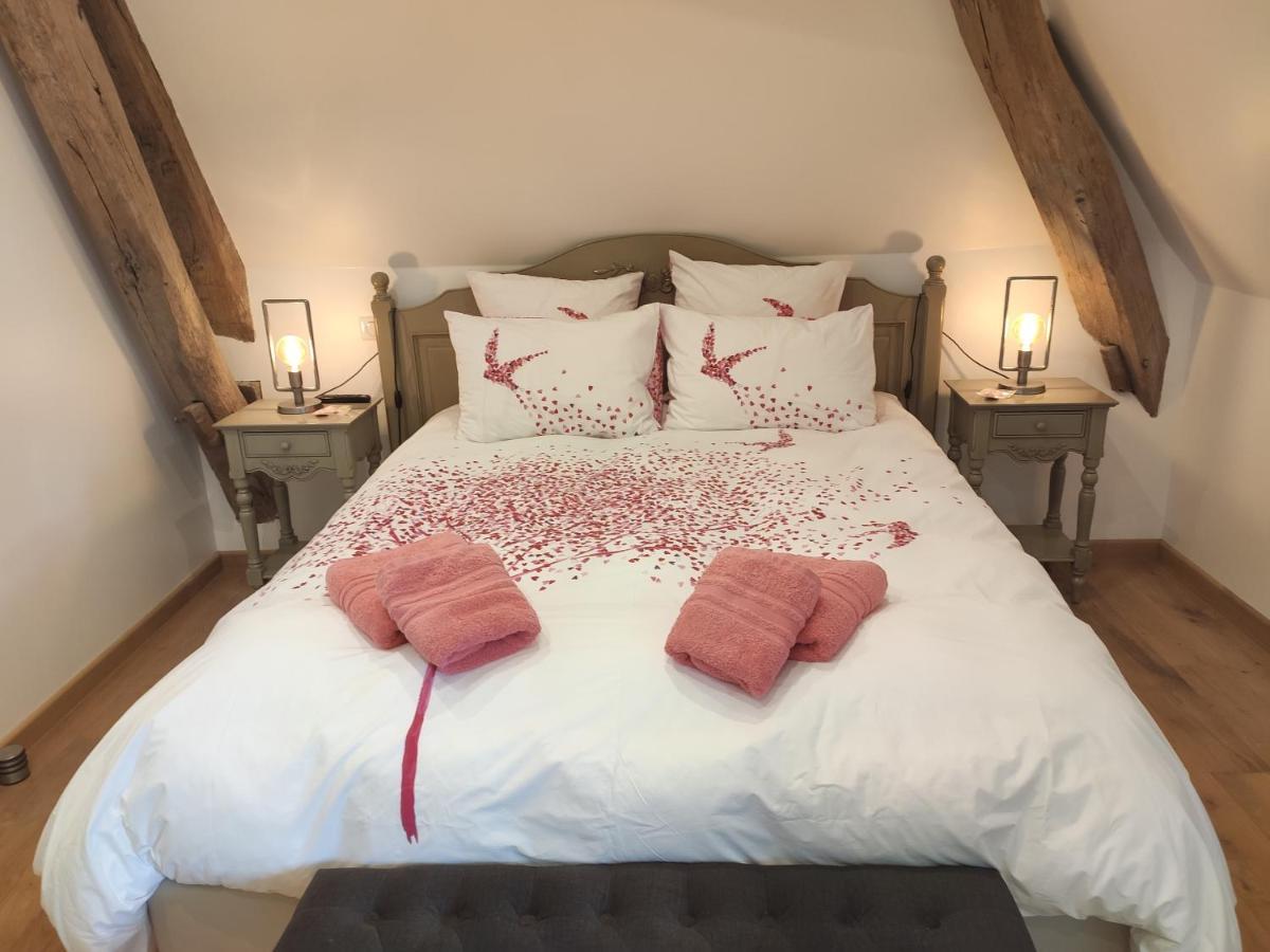 L'Amalgam' Bed and Breakfast Ainay-le-Vieil Exteriör bild