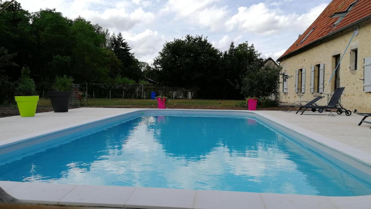 L'Amalgam' Bed and Breakfast Ainay-le-Vieil Exteriör bild