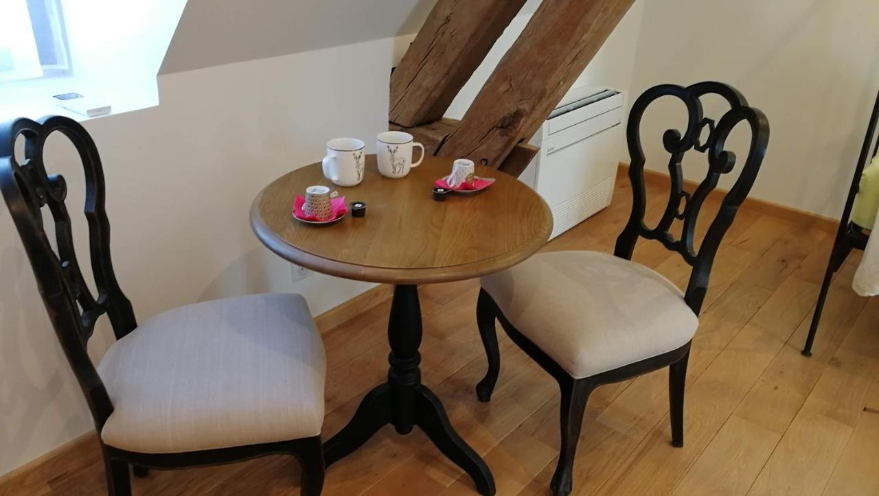 L'Amalgam' Bed and Breakfast Ainay-le-Vieil Exteriör bild
