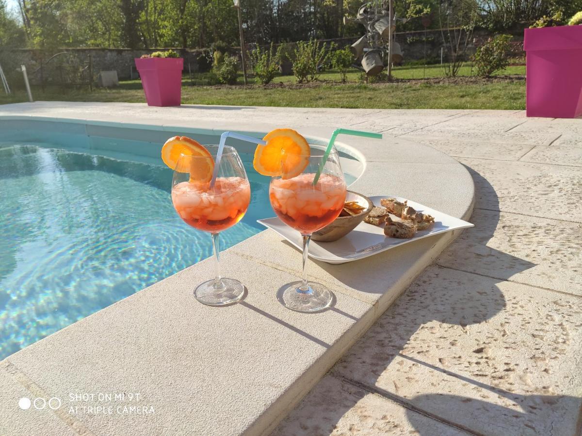 L'Amalgam' Bed and Breakfast Ainay-le-Vieil Exteriör bild